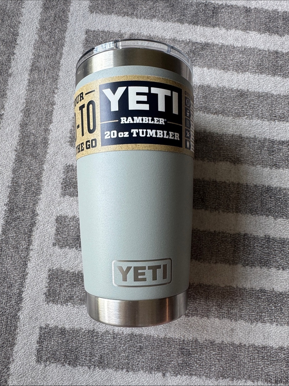 Yeti Rambler - 20 oz Granite Gray